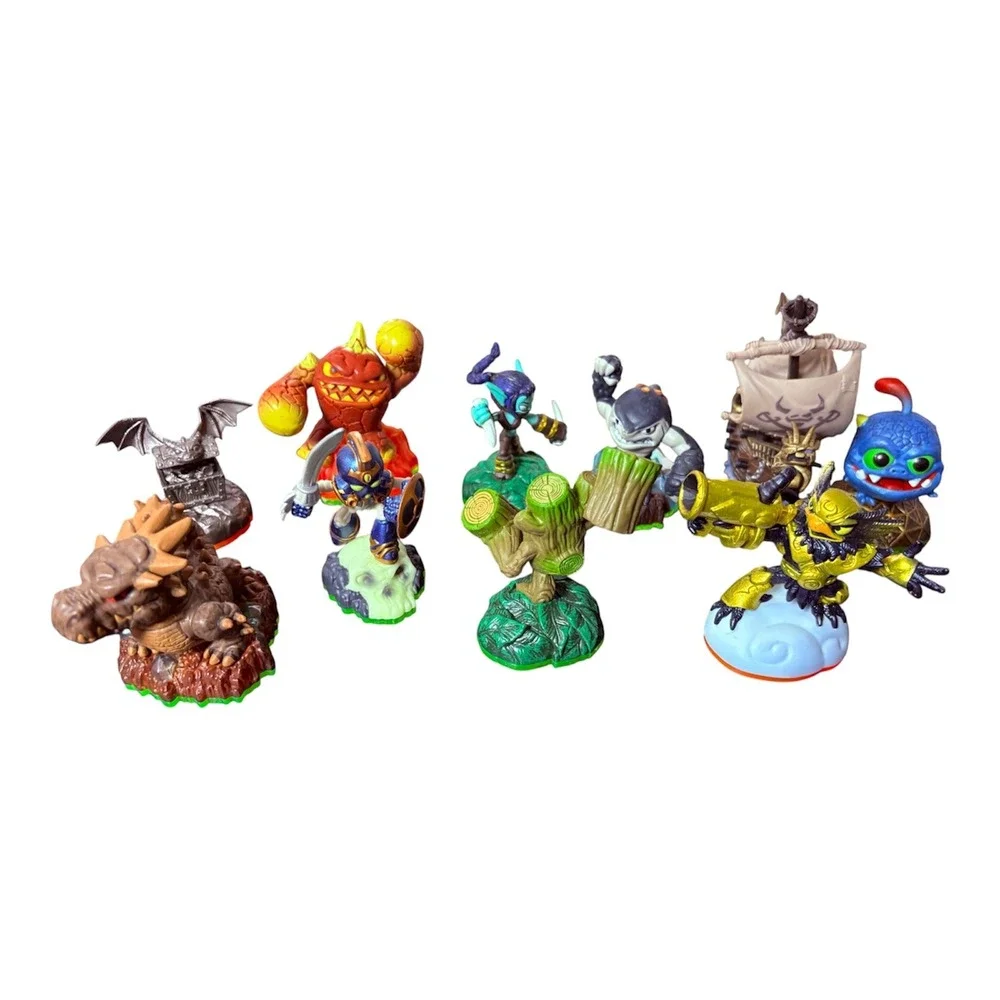 Skylanders Mixed Lot of 42 Figures‎ Spyro, Giants, Crystals with Spyro Bag